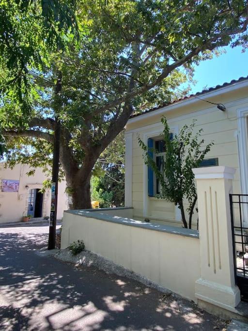 Yioklima - Renovated Neoclassical House With Two Bedrooms วามอส ภายนอก รูปภาพ